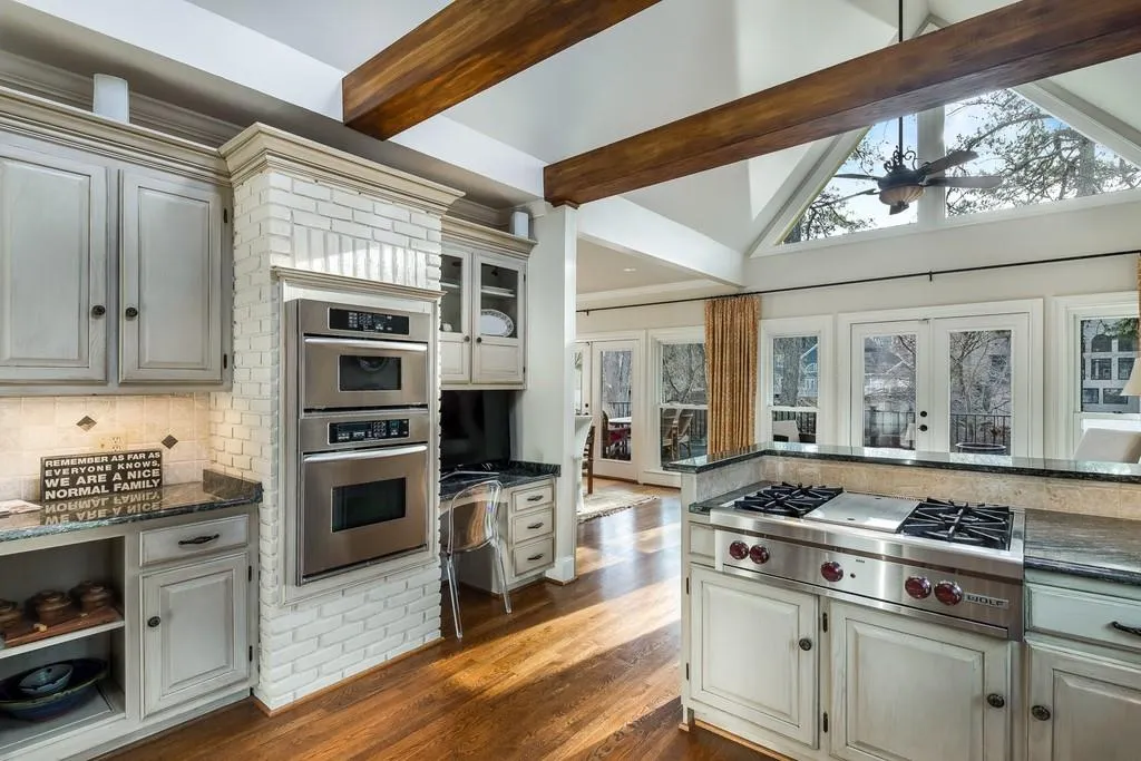 125 Grogans Landing, Sandy Springs, Georgia 30350, 5 Bedrooms Bedrooms, ,5 BathroomsBathrooms,Residential,Sold,125 Grogans Landing,6671532