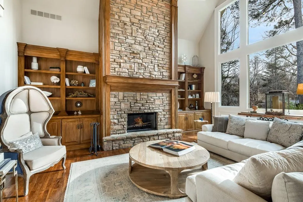 125 Grogans Landing, Sandy Springs, Georgia 30350, 5 Bedrooms Bedrooms, ,5 BathroomsBathrooms,Residential,Sold,125 Grogans Landing,6671532