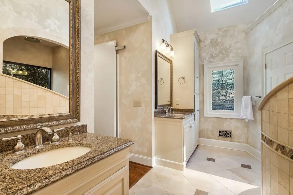 125 Grogans Landing, Sandy Springs, Georgia 30350, 5 Bedrooms Bedrooms, ,5 BathroomsBathrooms,Residential,Sold,125 Grogans Landing,6671532