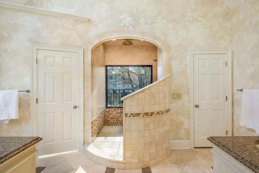 125 Grogans Landing, Sandy Springs, Georgia 30350, 5 Bedrooms Bedrooms, ,5 BathroomsBathrooms,Residential,Sold,125 Grogans Landing,6671532