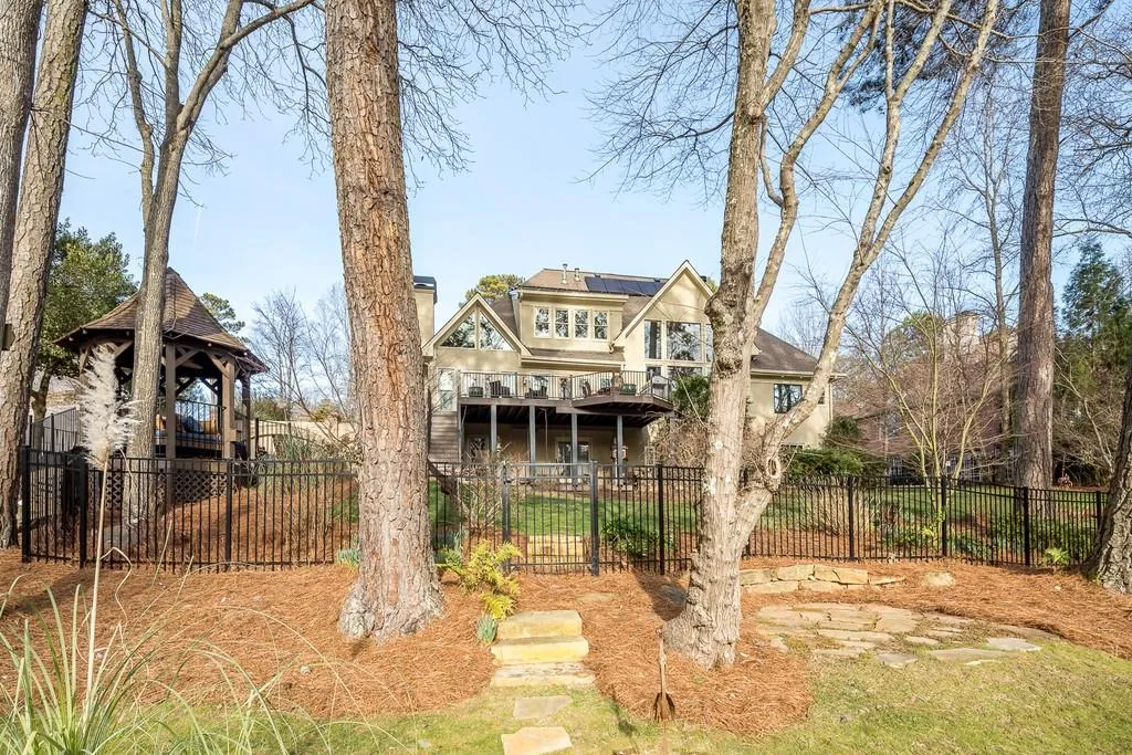 125 Grogans Landing, Sandy Springs, Georgia 30350, 5 Bedrooms Bedrooms, ,5 BathroomsBathrooms,Residential,Sold,125 Grogans Landing,6671532