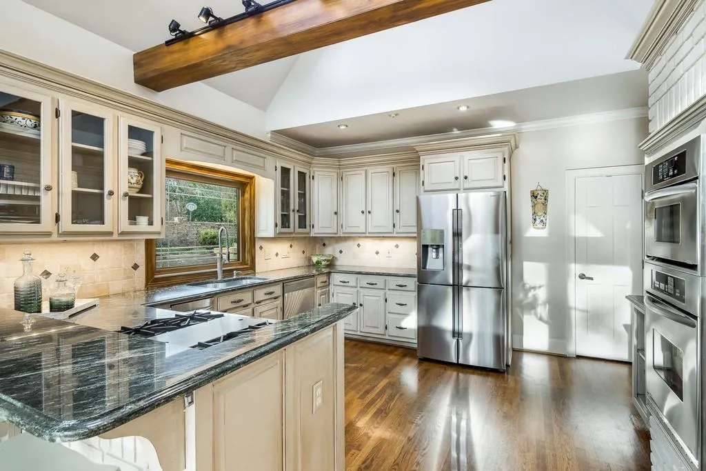 125 Grogans Landing, Sandy Springs, Georgia 30350, 5 Bedrooms Bedrooms, ,5 BathroomsBathrooms,Residential,Sold,125 Grogans Landing,6671532