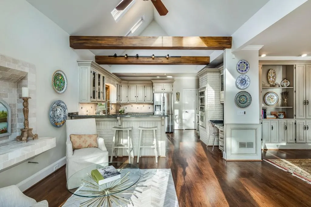 125 Grogans Landing, Sandy Springs, Georgia 30350, 5 Bedrooms Bedrooms, ,5 BathroomsBathrooms,Residential,Sold,125 Grogans Landing,6671532