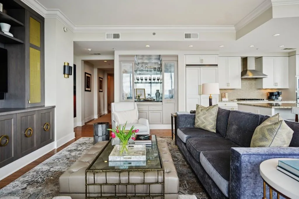 3630 Peachtree Road Ne Unit 2304, Atlanta, Georgia 30326, 2 Bedrooms Bedrooms, ,2 BathroomsBathrooms,Residential,Sold,3630 Peachtree Road Ne Unit 2304,7564291