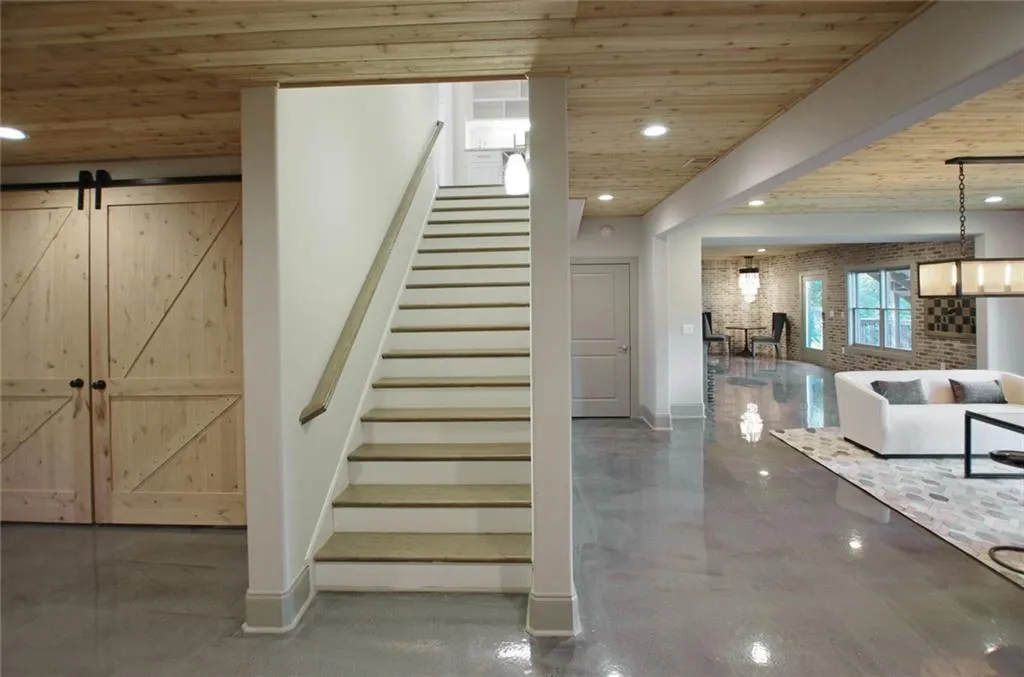 780 Starlight Drive, Atlanta, Georgia 30342, 6 Bedrooms Bedrooms, ,6 BathroomsBathrooms,Residential,Sold,780 Starlight Drive,6545678