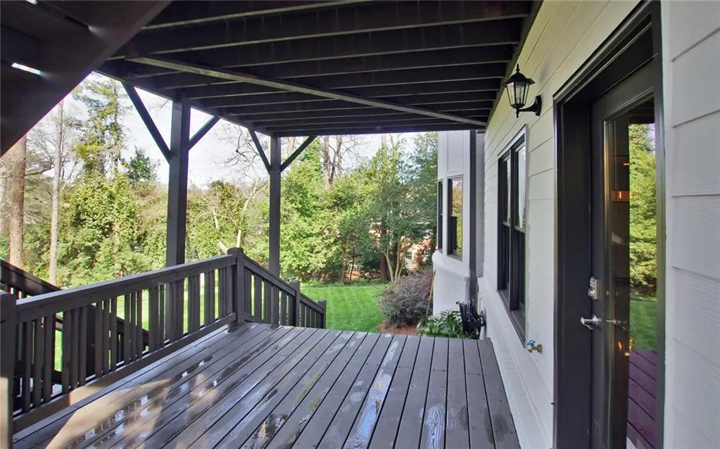 780 Starlight Drive, Atlanta, Georgia 30342, 6 Bedrooms Bedrooms, ,6 BathroomsBathrooms,Residential,Sold,780 Starlight Drive,6545678