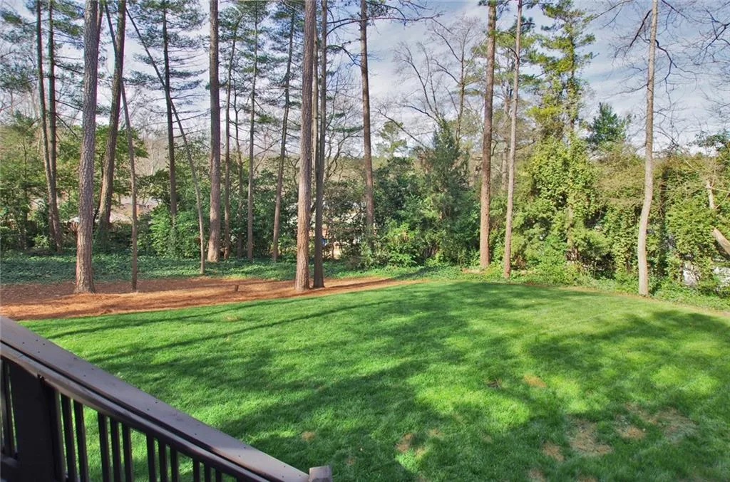 780 Starlight Drive, Atlanta, Georgia 30342, 6 Bedrooms Bedrooms, ,6 BathroomsBathrooms,Residential,Sold,780 Starlight Drive,6545678