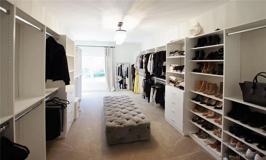 780 Starlight Drive, Atlanta, Georgia 30342, 6 Bedrooms Bedrooms, ,6 BathroomsBathrooms,Residential,Sold,780 Starlight Drive,6545678