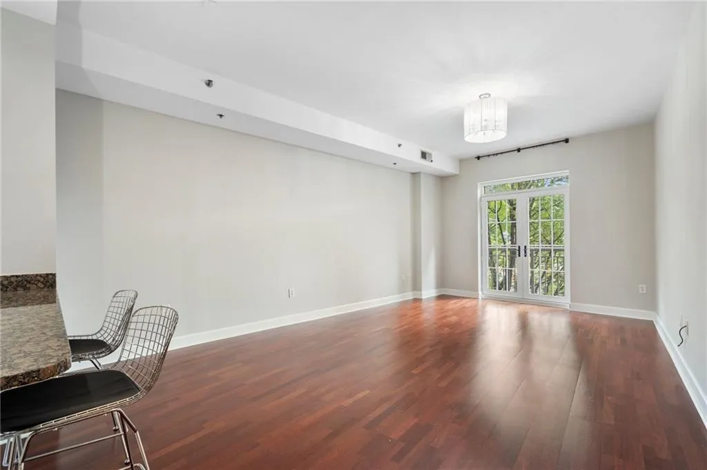 325 E Paces Ferry Road Ne Unit 313, Atlanta, Georgia 30305, 1 Bedroom Bedrooms, ,1 BathroomBathrooms,Residential,For Sale,325 E Paces Ferry Road Ne Unit 313,7585378
