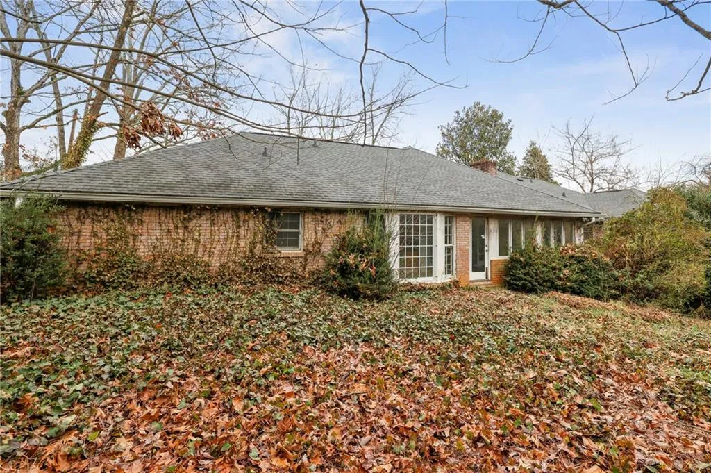 5980 Riverwood Drive, Sandy Springs, Georgia 30328, 5 Bedrooms Bedrooms, ,4 BathroomsBathrooms,Residential,Sold,5980 Riverwood Drive,7177312