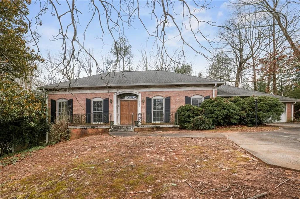 5980 Riverwood Drive, Sandy Springs, Georgia 30328, 5 Bedrooms Bedrooms, ,4 BathroomsBathrooms,Residential,Sold,5980 Riverwood Drive,7177312