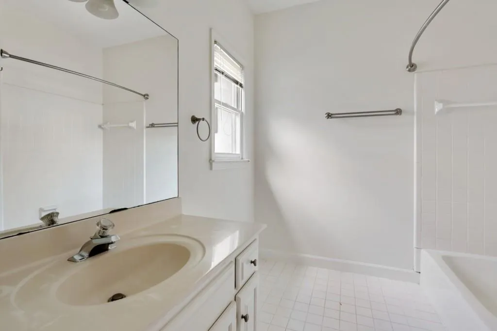 105 Barnard Place, Atlanta, Georgia 30328, 5 Bedrooms Bedrooms, ,4 BathroomsBathrooms,Residential,Sold,105 Barnard Place,6863054