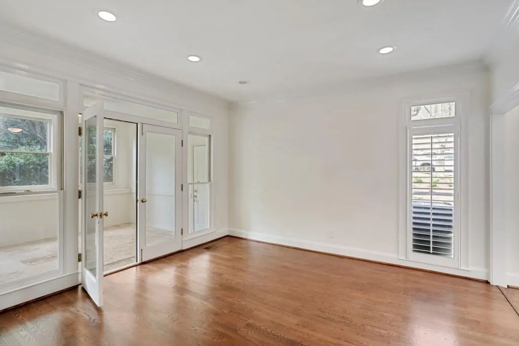 105 Barnard Place, Atlanta, Georgia 30328, 5 Bedrooms Bedrooms, ,4 BathroomsBathrooms,Residential,Sold,105 Barnard Place,6863054