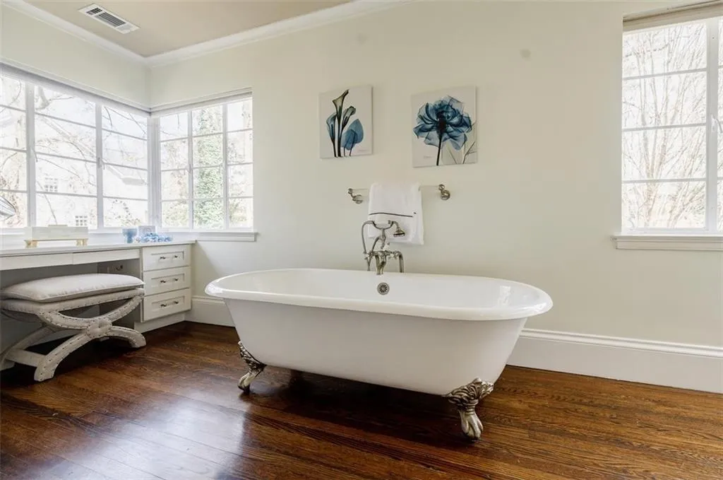 Beautiful Claw feet stand alone soaking tub