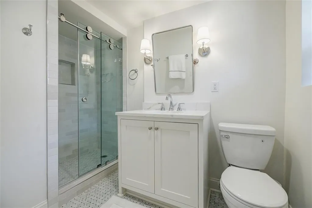 Terrace Level Bath
