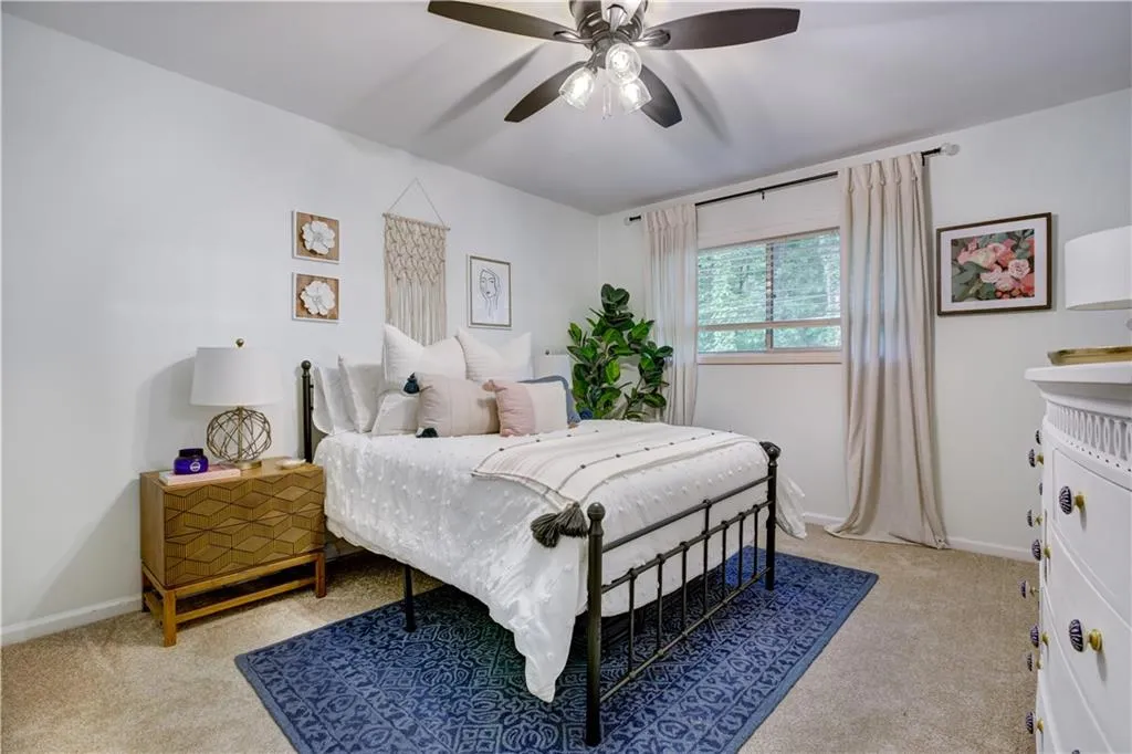 5400 Roswell Road Unit J4, Sandy Springs, Georgia 30342, 3 Bedrooms Bedrooms, ,2 BathroomsBathrooms,Residential,Sold,5400 Roswell Road Unit J4,7232218