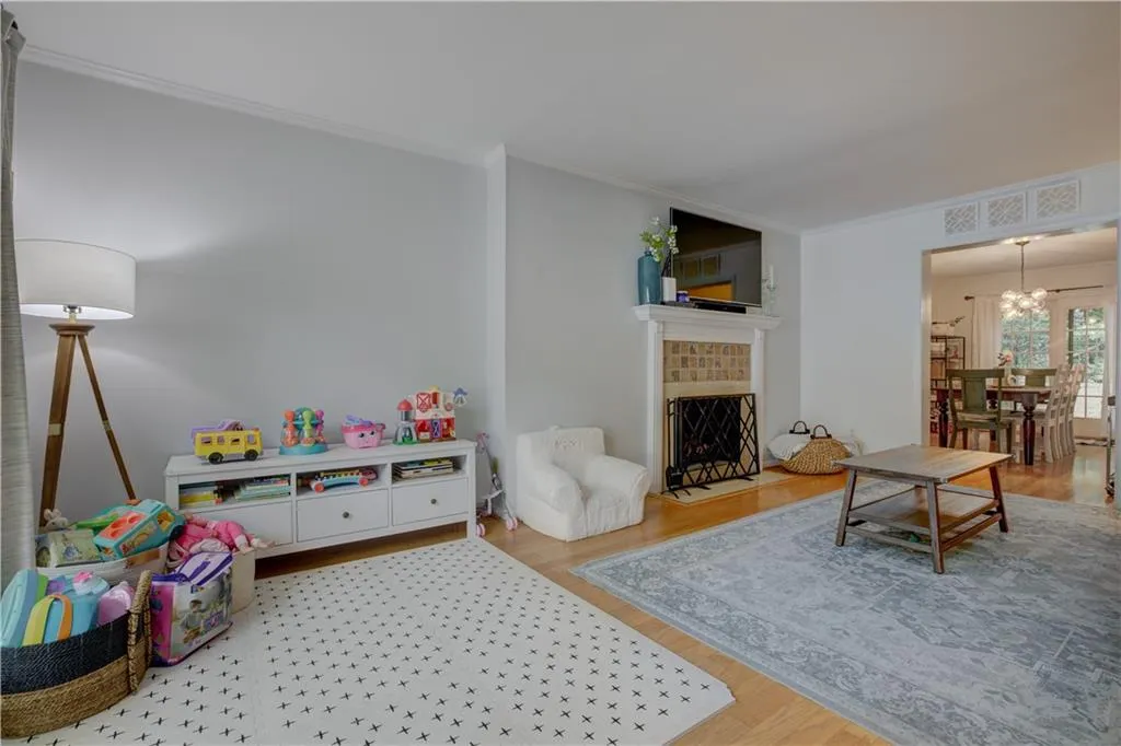5400 Roswell Road Unit J4, Sandy Springs, Georgia 30342, 3 Bedrooms Bedrooms, ,2 BathroomsBathrooms,Residential,Sold,5400 Roswell Road Unit J4,7232218