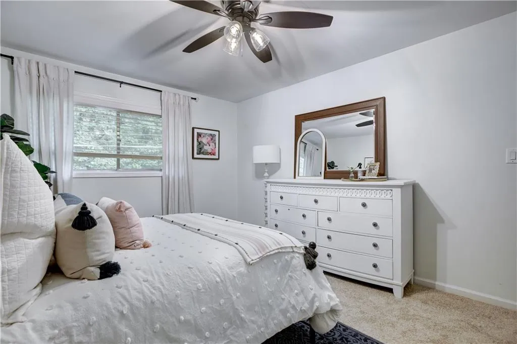 5400 Roswell Road Unit J4, Sandy Springs, Georgia 30342, 3 Bedrooms Bedrooms, ,2 BathroomsBathrooms,Residential,Sold,5400 Roswell Road Unit J4,7232218