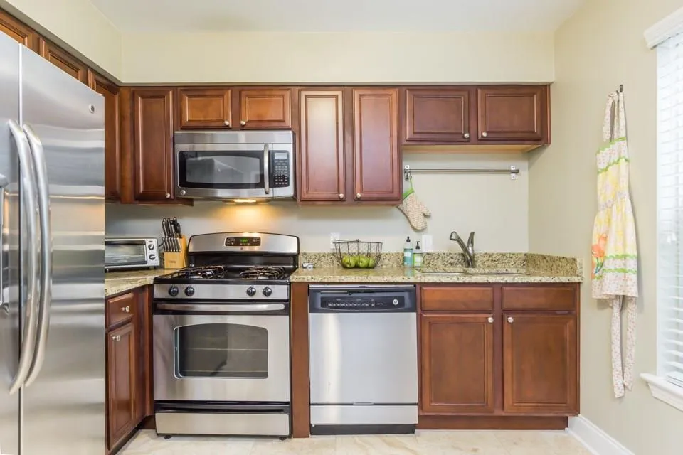 6980 Roswell Road Ne Unit O2, Atlanta, Georgia 30328, 3 Bedrooms Bedrooms, ,2 BathroomsBathrooms,Residential,Sold,6980 Roswell Road Ne Unit O2,5961287