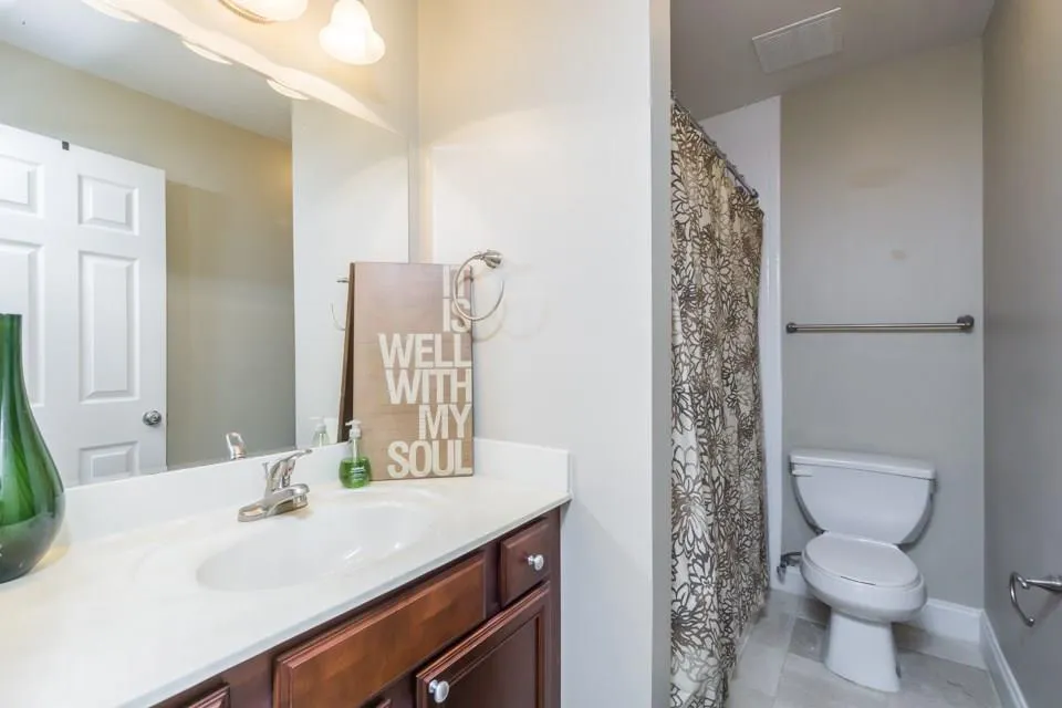 6980 Roswell Road Ne Unit O2, Atlanta, Georgia 30328, 3 Bedrooms Bedrooms, ,2 BathroomsBathrooms,Residential,Sold,6980 Roswell Road Ne Unit O2,5961287