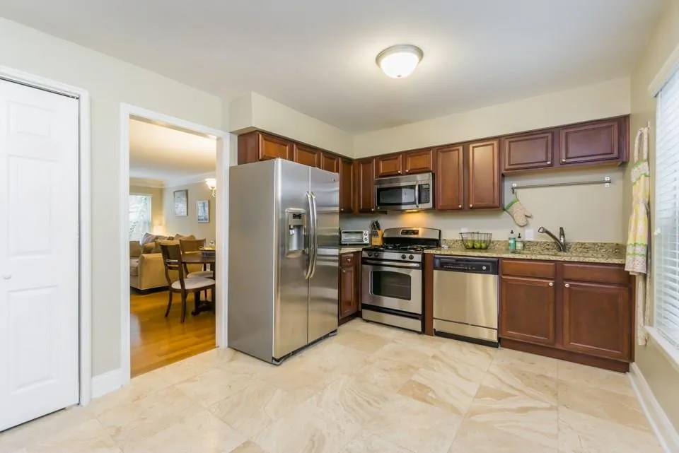 6980 Roswell Road Ne Unit O2, Atlanta, Georgia 30328, 3 Bedrooms Bedrooms, ,2 BathroomsBathrooms,Residential,Sold,6980 Roswell Road Ne Unit O2,5961287