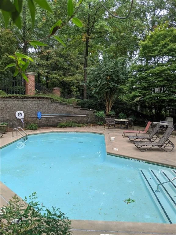 5559 Glenridge Drive Unit 2302, Sandy Springs, Georgia 30342, 2 Bedrooms Bedrooms, ,1 BathroomBathrooms,Residential,Sold,5559 Glenridge Drive Unit 2302,6794589