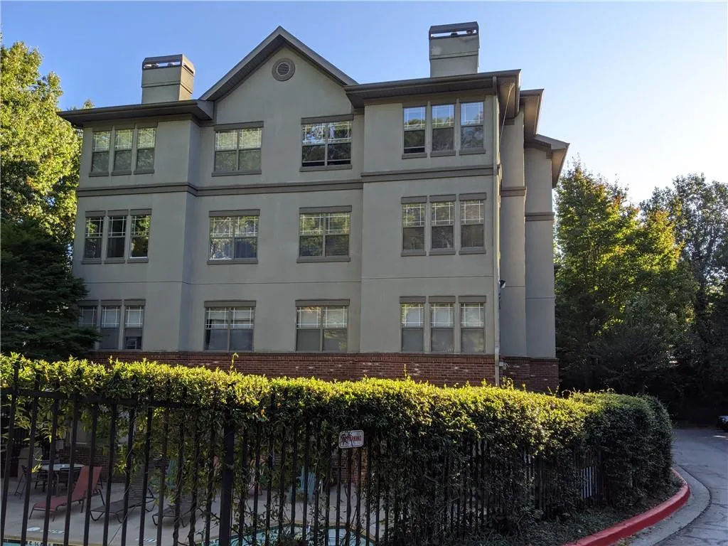 5559 Glenridge Drive Unit 2302, Sandy Springs, Georgia 30342, 2 Bedrooms Bedrooms, ,1 BathroomBathrooms,Residential,Sold,5559 Glenridge Drive Unit 2302,6794589