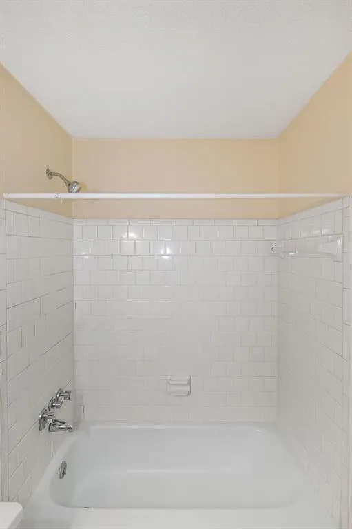 6900 Roswell Road Unit B1, Atlanta, Georgia 30328, 2 Bedrooms Bedrooms, ,2 BathroomsBathrooms,Residential,Sold,6900 Roswell Road Unit B1,6822855
