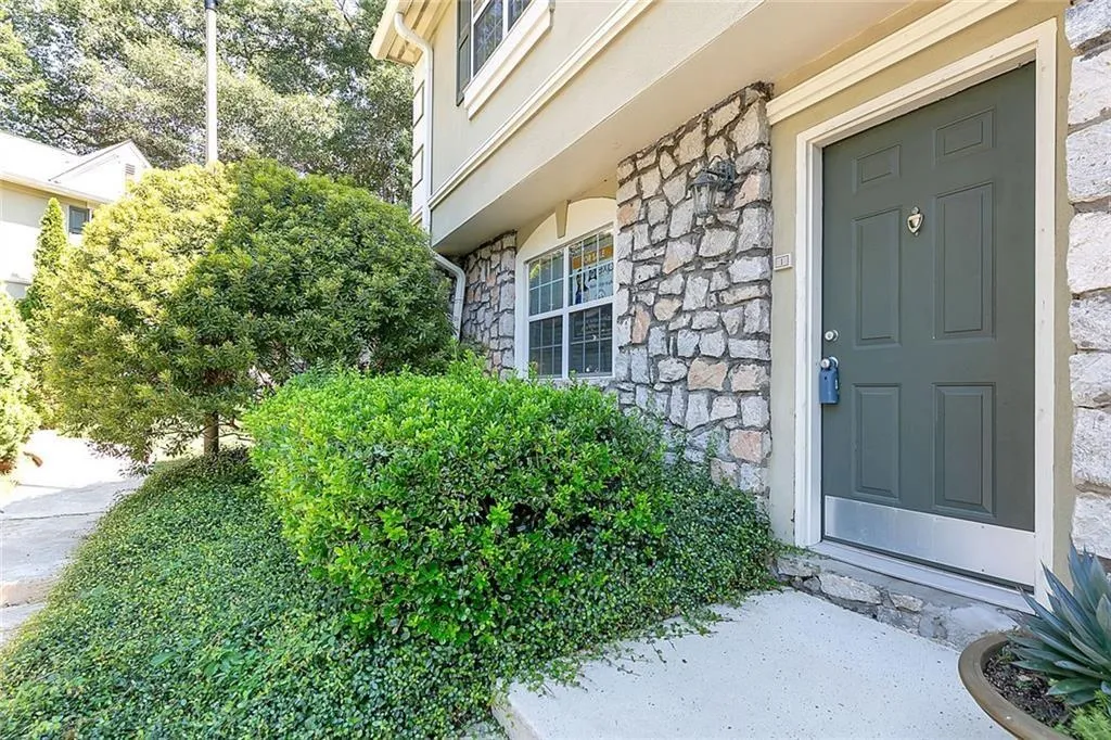 6900 Roswell Road Unit B1, Atlanta, Georgia 30328, 2 Bedrooms Bedrooms, ,2 BathroomsBathrooms,Residential,Sold,6900 Roswell Road Unit B1,6822855