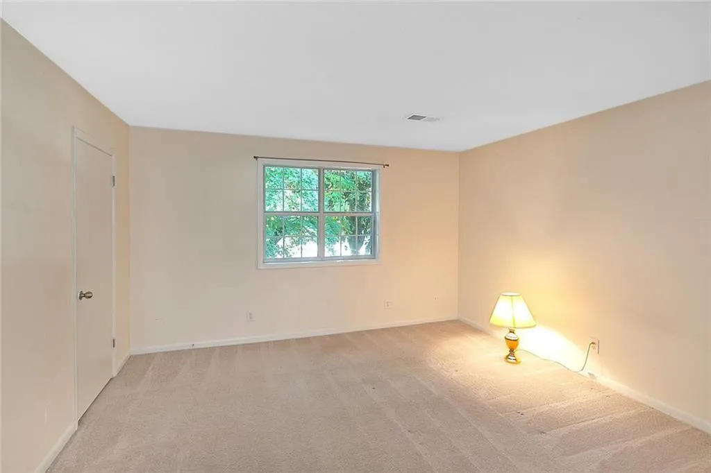 6900 Roswell Road Unit B1, Atlanta, Georgia 30328, 2 Bedrooms Bedrooms, ,2 BathroomsBathrooms,Residential,Sold,6900 Roswell Road Unit B1,6822855