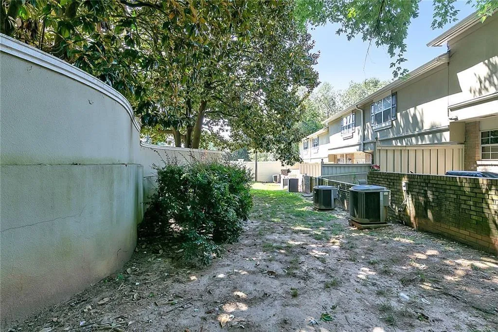 6900 Roswell Road Unit B1, Atlanta, Georgia 30328, 2 Bedrooms Bedrooms, ,2 BathroomsBathrooms,Residential,Sold,6900 Roswell Road Unit B1,6822855