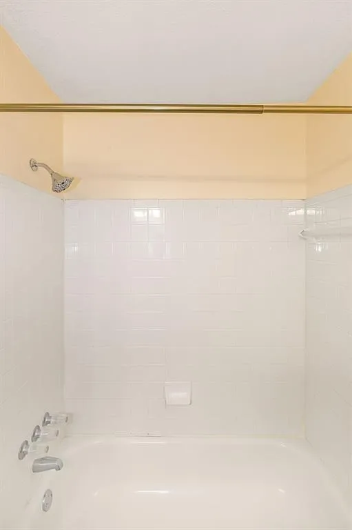 6900 Roswell Road Unit B1, Atlanta, Georgia 30328, 2 Bedrooms Bedrooms, ,2 BathroomsBathrooms,Residential,Sold,6900 Roswell Road Unit B1,6822855