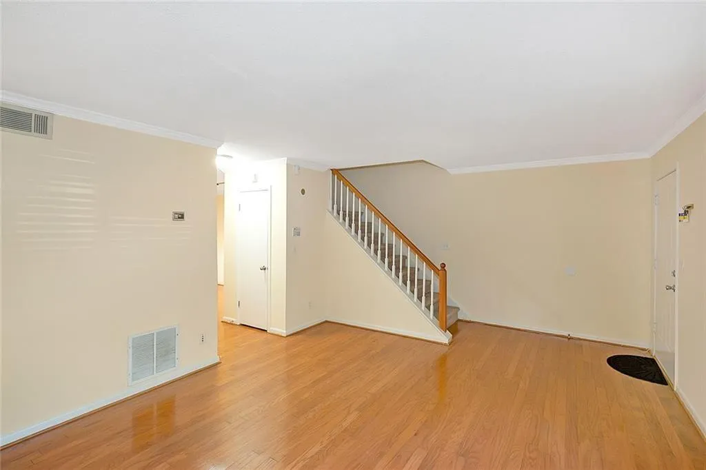 6900 Roswell Road Unit B1, Atlanta, Georgia 30328, 2 Bedrooms Bedrooms, ,2 BathroomsBathrooms,Residential,Sold,6900 Roswell Road Unit B1,6822855