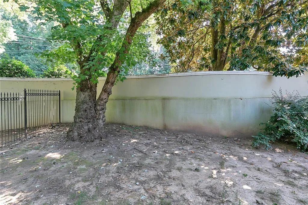 6900 Roswell Road Unit B1, Atlanta, Georgia 30328, 2 Bedrooms Bedrooms, ,2 BathroomsBathrooms,Residential,Sold,6900 Roswell Road Unit B1,6822855
