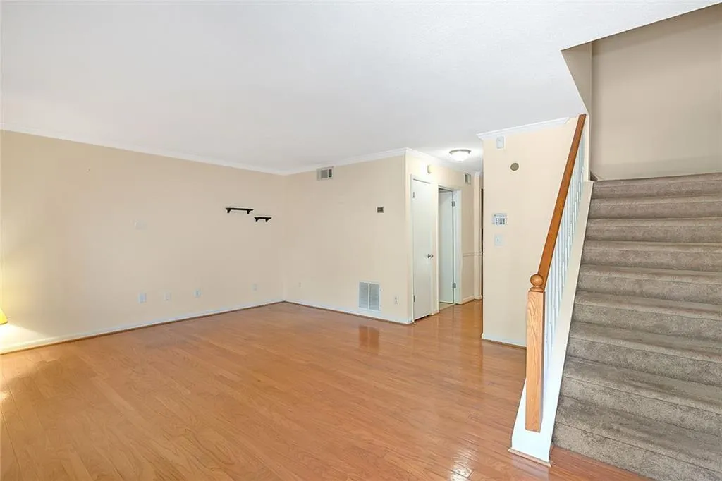 6900 Roswell Road Unit B1, Atlanta, Georgia 30328, 2 Bedrooms Bedrooms, ,2 BathroomsBathrooms,Residential,Sold,6900 Roswell Road Unit B1,6822855