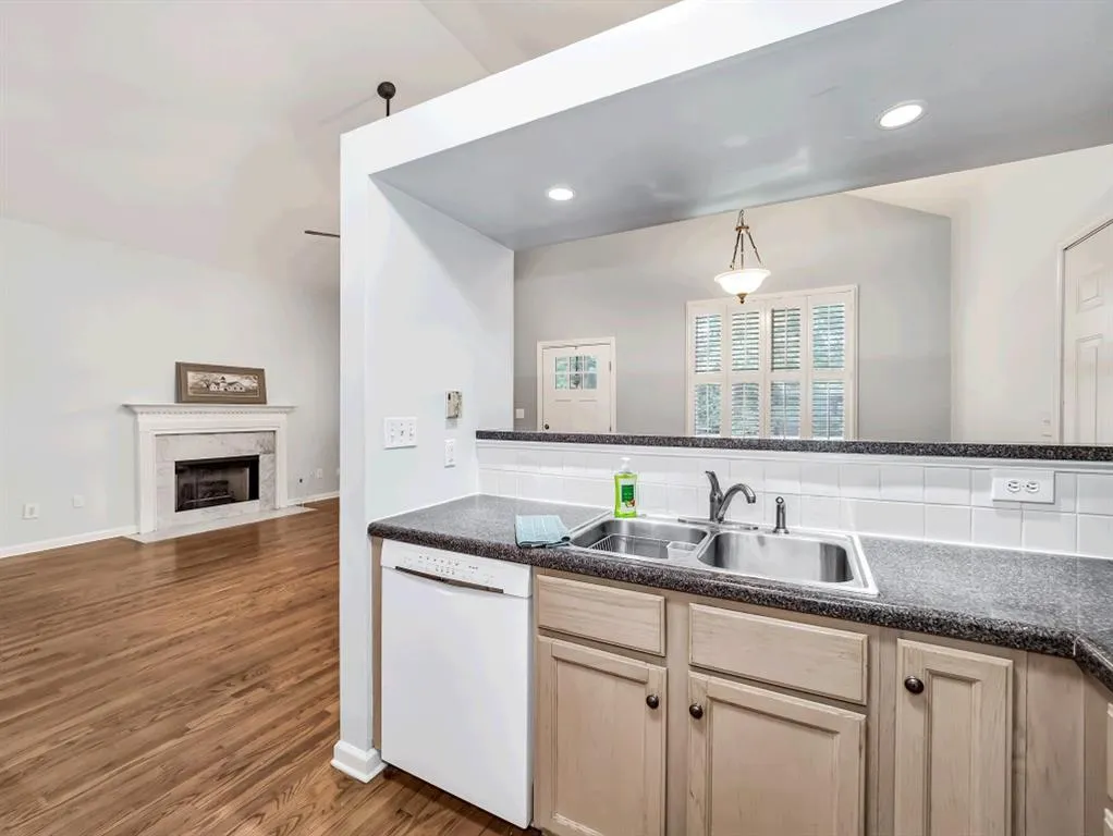 141 Spruell Springs Road, Atlanta, Georgia 30342, 3 Bedrooms Bedrooms, ,2 BathroomsBathrooms,Residential,Sold,141 Spruell Springs Road,6726534