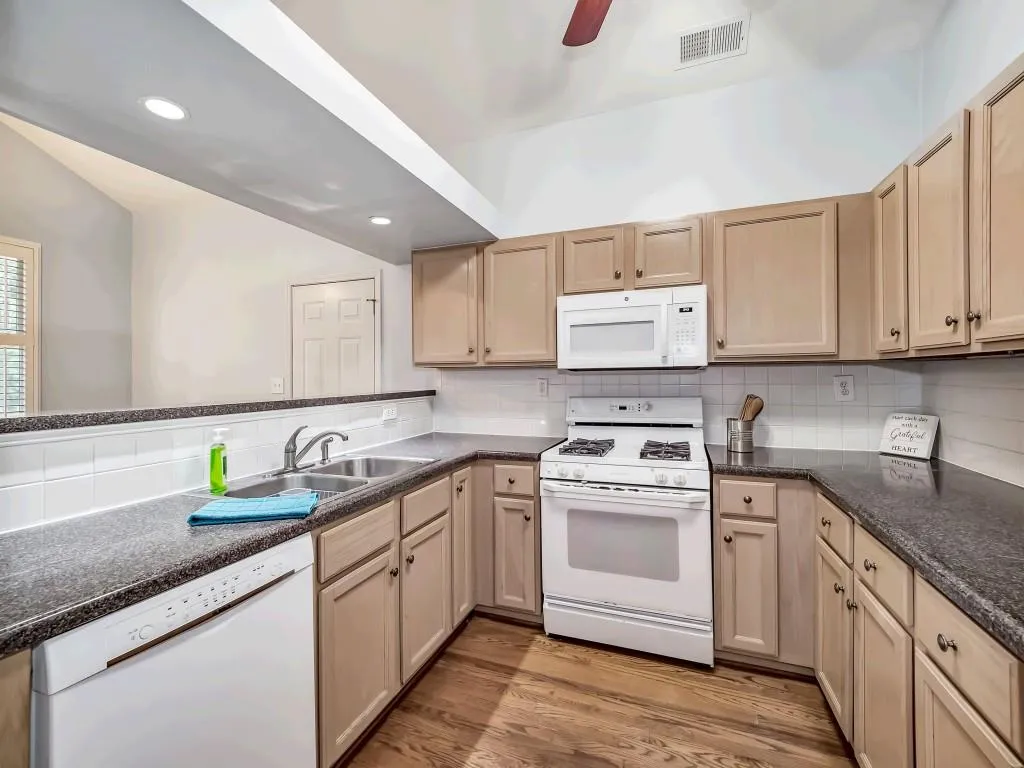 141 Spruell Springs Road, Atlanta, Georgia 30342, 3 Bedrooms Bedrooms, ,2 BathroomsBathrooms,Residential,Sold,141 Spruell Springs Road,6726534