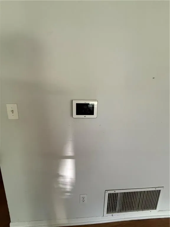 3510 Roswell Road Unit H1, Atlanta, Georgia 30326, 2 Bedrooms Bedrooms, 0 ,2 BathroomsBathrooms,Residential,For Sale,3510 Roswell Road Unit H1,7794161