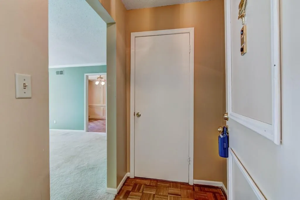 6851 Roswell Road Unit F17, Atlanta, Georgia 30328, 2 Bedrooms Bedrooms, ,2 BathroomsBathrooms,Residential,Sold,6851 Roswell Road Unit F17,5994644