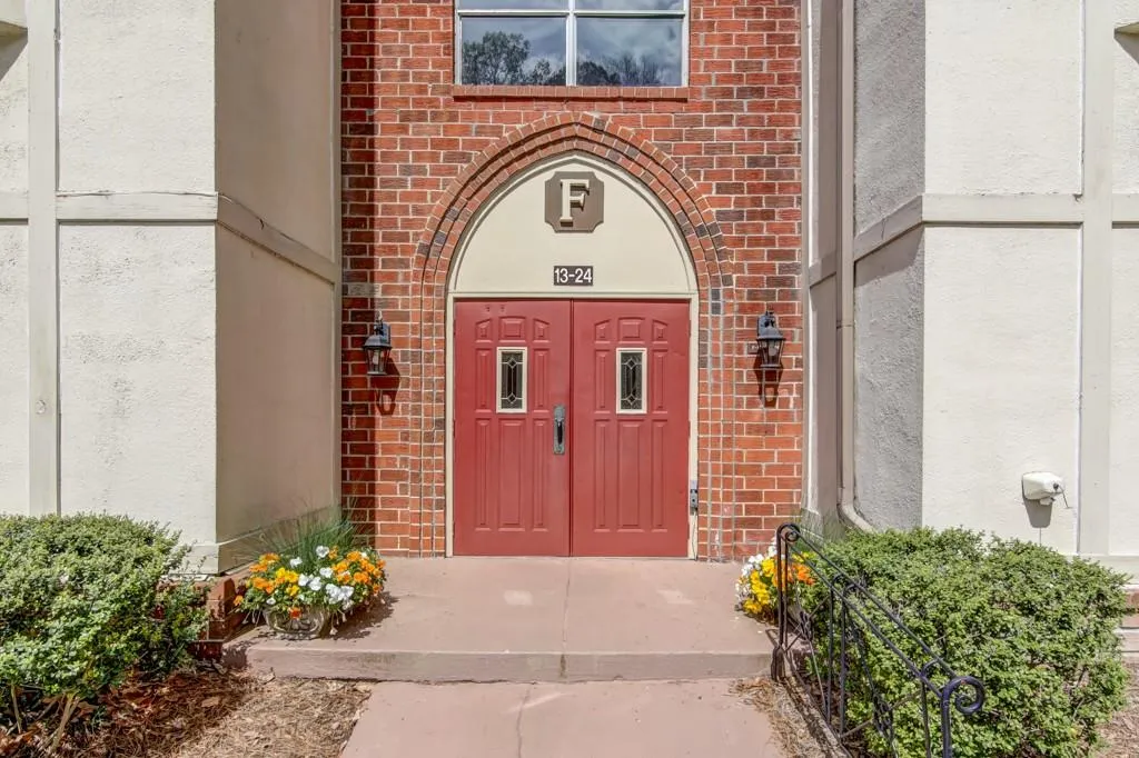 6851 Roswell Road Unit F17, Atlanta, Georgia 30328, 2 Bedrooms Bedrooms, ,2 BathroomsBathrooms,Residential,Sold,6851 Roswell Road Unit F17,5994644