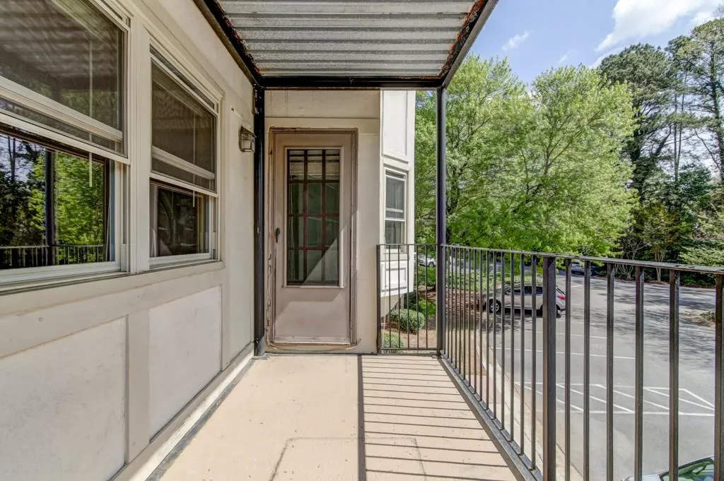 6851 Roswell Road Unit F17, Atlanta, Georgia 30328, 2 Bedrooms Bedrooms, ,2 BathroomsBathrooms,Residential,Sold,6851 Roswell Road Unit F17,5994644