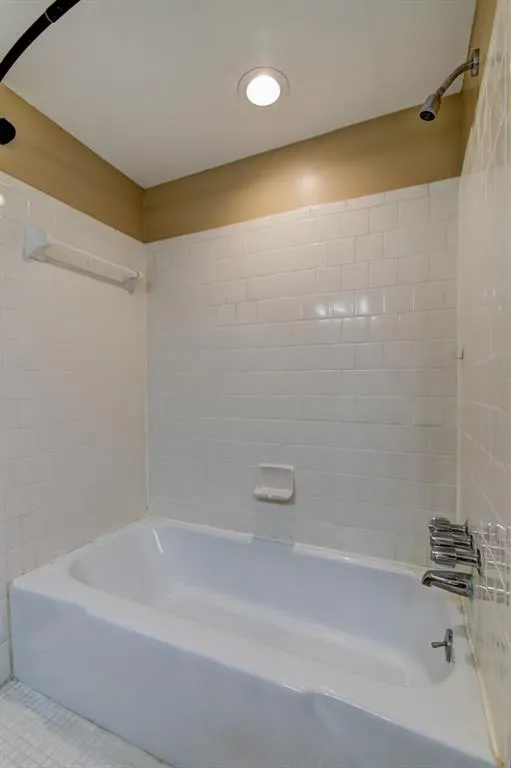 6851 Roswell Road Unit F17, Atlanta, Georgia 30328, 2 Bedrooms Bedrooms, ,2 BathroomsBathrooms,Residential,Sold,6851 Roswell Road Unit F17,5994644