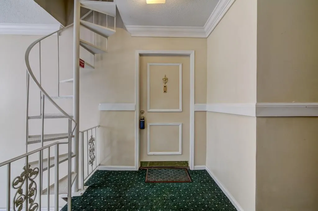 6851 Roswell Road Unit F17, Atlanta, Georgia 30328, 2 Bedrooms Bedrooms, ,2 BathroomsBathrooms,Residential,Sold,6851 Roswell Road Unit F17,5994644