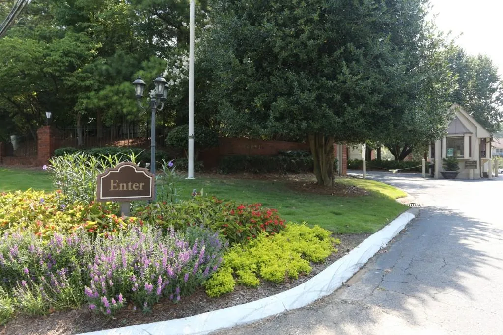 6851 Roswell Road Unit F17, Atlanta, Georgia 30328, 2 Bedrooms Bedrooms, ,2 BathroomsBathrooms,Residential,Sold,6851 Roswell Road Unit F17,5994644