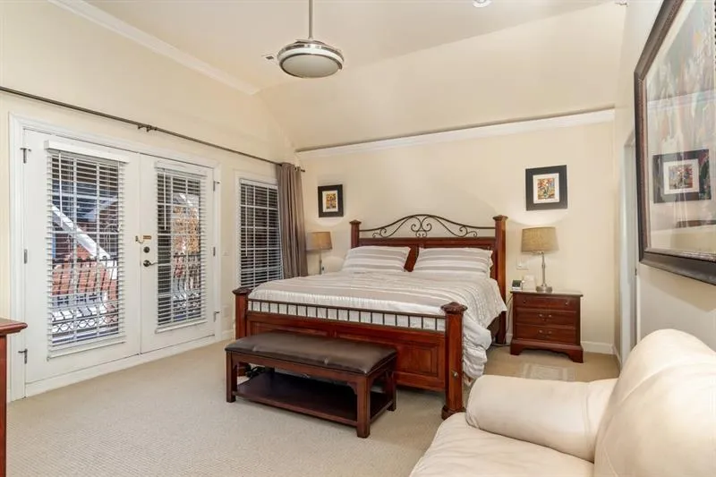 6375 Glenridge Drive Ne Unit 300, Sandy Springs, Georgia 30328, 4 Bedrooms Bedrooms, ,4 BathroomsBathrooms,Residential,Sold,6375 Glenridge Drive Ne Unit 300,6651465