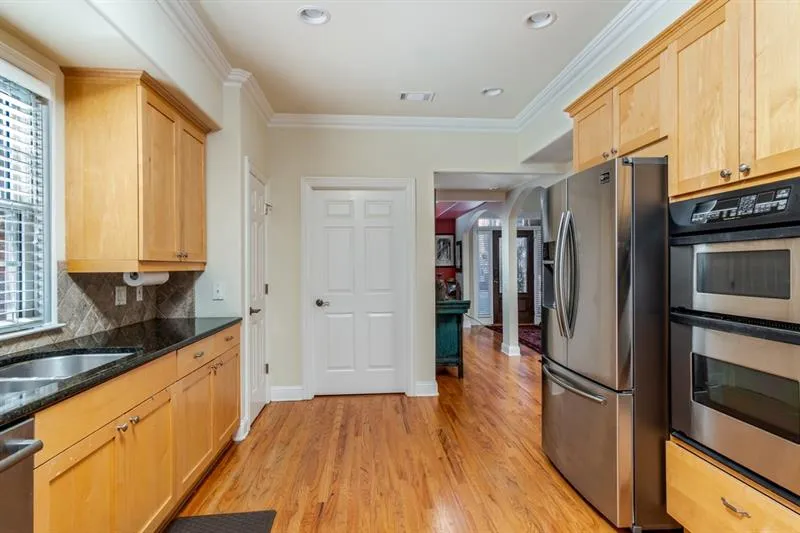 6375 Glenridge Drive Ne Unit 300, Sandy Springs, Georgia 30328, 4 Bedrooms Bedrooms, ,4 BathroomsBathrooms,Residential,Sold,6375 Glenridge Drive Ne Unit 300,6651465
