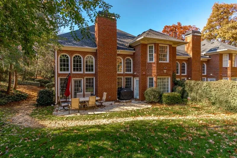 6375 Glenridge Drive Ne Unit 300, Sandy Springs, Georgia 30328, 4 Bedrooms Bedrooms, ,4 BathroomsBathrooms,Residential,Sold,6375 Glenridge Drive Ne Unit 300,6651465