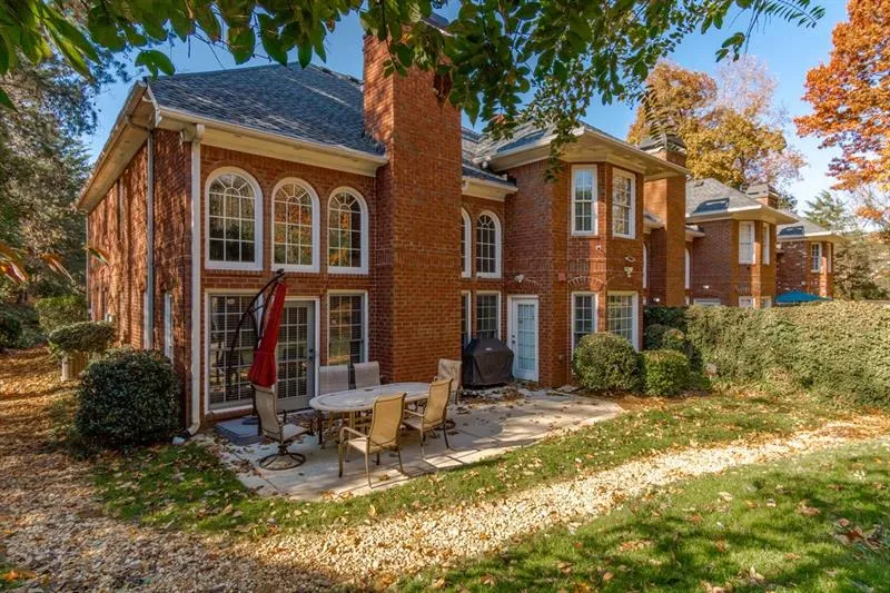 6375 Glenridge Drive Ne Unit 300, Sandy Springs, Georgia 30328, 4 Bedrooms Bedrooms, ,4 BathroomsBathrooms,Residential,Sold,6375 Glenridge Drive Ne Unit 300,6651465