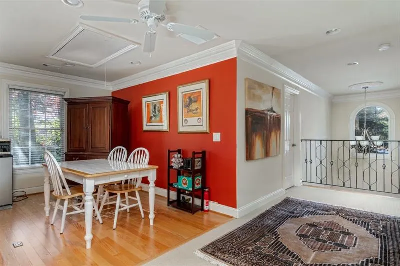 6375 Glenridge Drive Ne Unit 300, Sandy Springs, Georgia 30328, 4 Bedrooms Bedrooms, ,4 BathroomsBathrooms,Residential,Sold,6375 Glenridge Drive Ne Unit 300,6651465