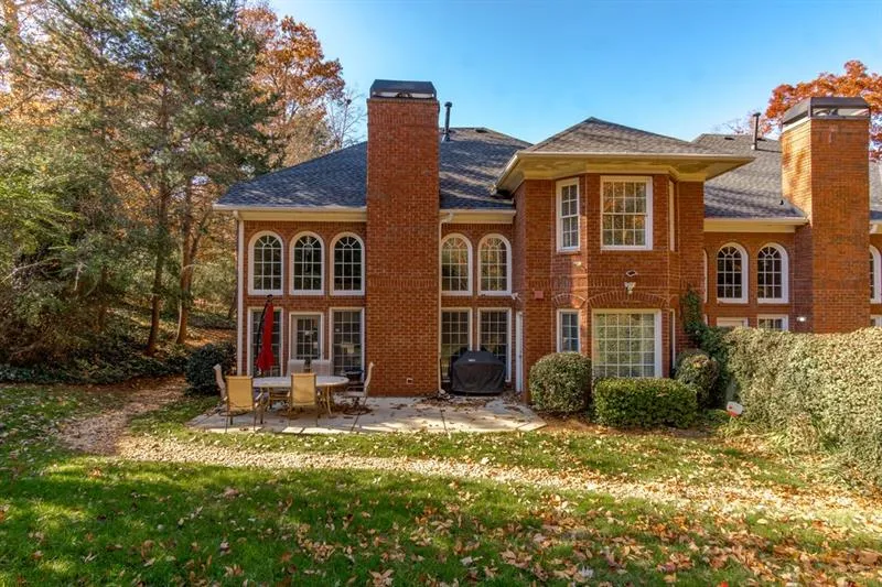 6375 Glenridge Drive Ne Unit 300, Sandy Springs, Georgia 30328, 4 Bedrooms Bedrooms, ,4 BathroomsBathrooms,Residential,Sold,6375 Glenridge Drive Ne Unit 300,6651465